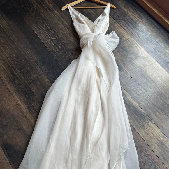 Lea Habitudes Wedding Dress sz 4-6 - Picture 1 of 9